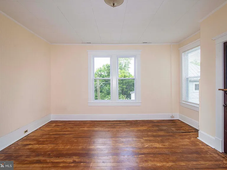 222 W Main St — Photo 52