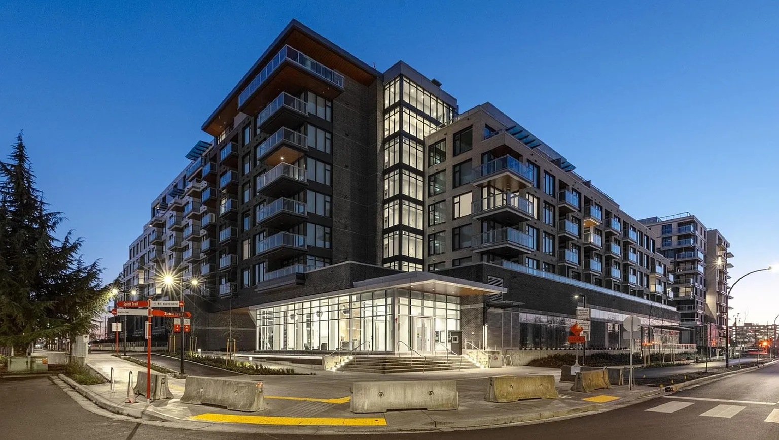 755 Harbourside Dr #714 photo 1
