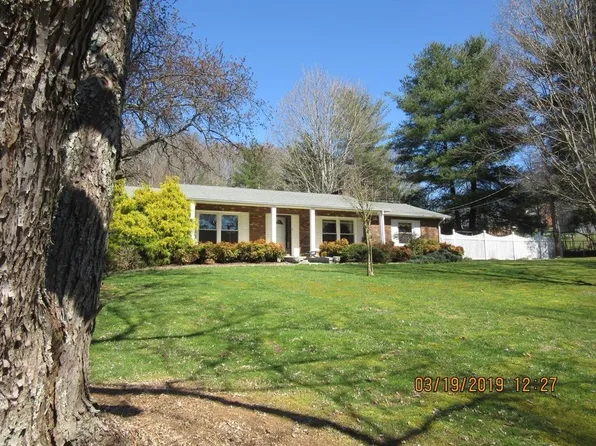 424 Poplar Grove Rd, Kingsport, TN 37664