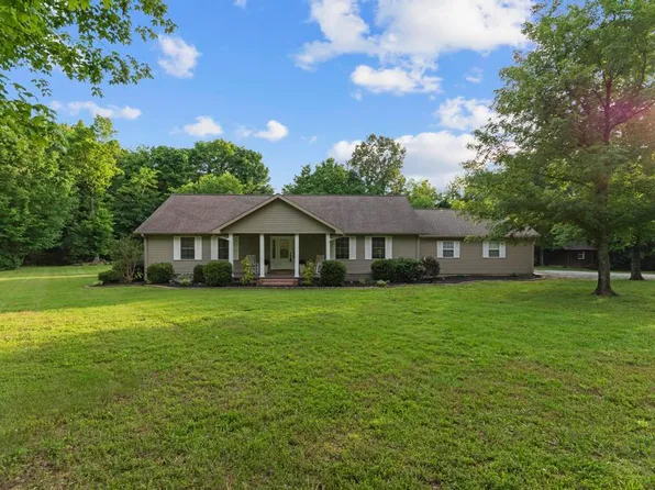 43 Fairview St, Benton, KY 42025