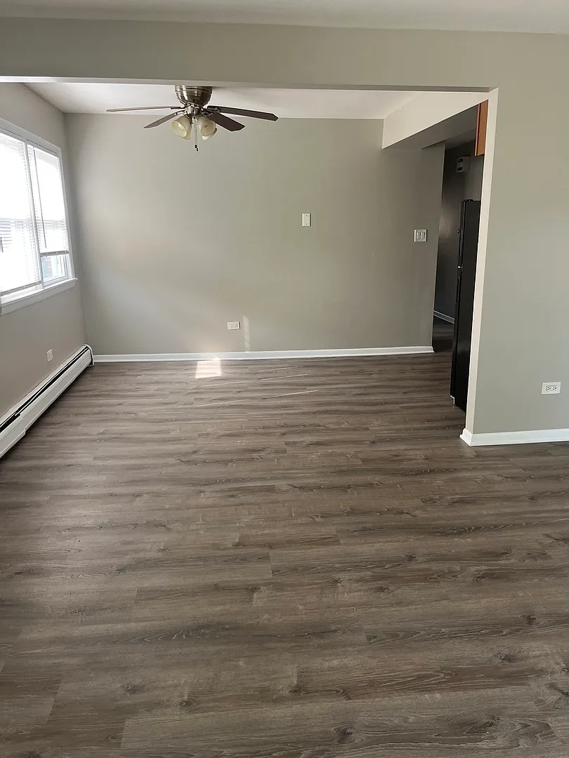 2 bed, 900 sqft, $1,600 — Photo 3