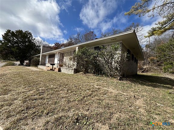 5th image of 604 Yucca Dr