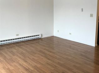 1015 Kuhn Rd, Carol Stream, IL 60188