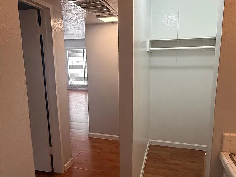 519 Branard St #10 — Photo 11