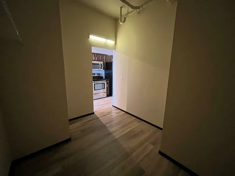 Galaxie High Rise Apartments — Photo 8