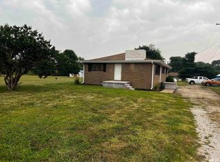 13658 N Manito Rd, Manito, IL 61546