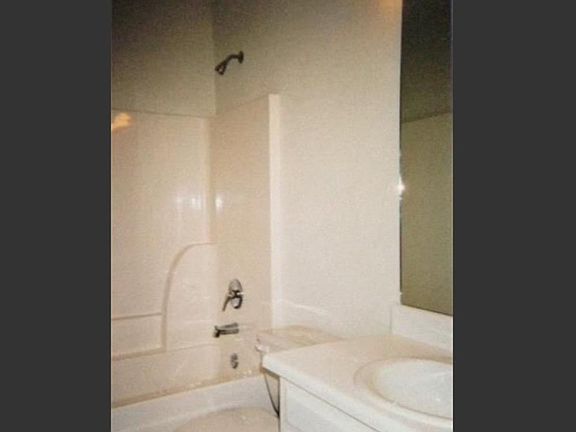 5th image of 3140 Glenloch Pl