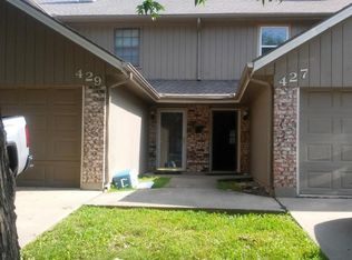 429 NE Churchill St, Lees Summit, MO 64086