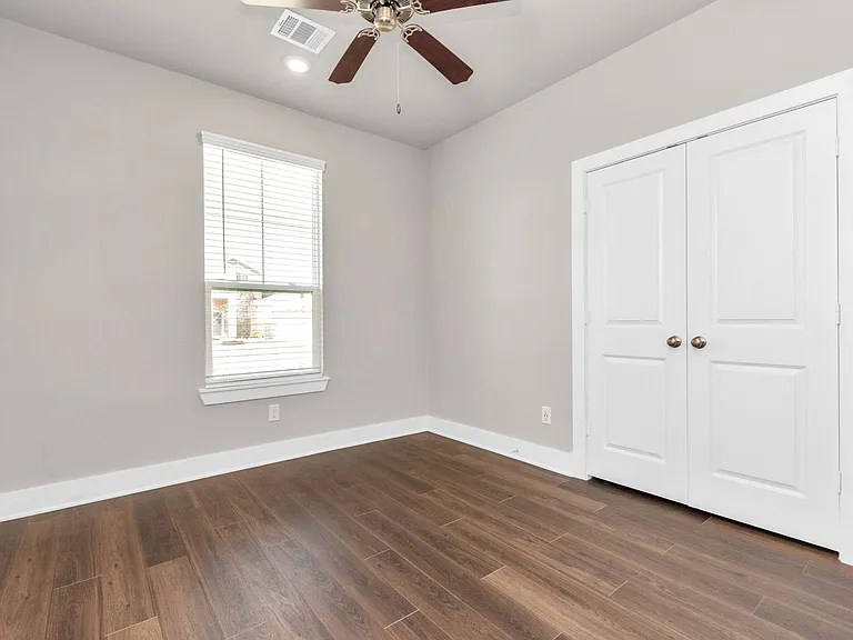 10515 Moon Valley Ln — Photo 25