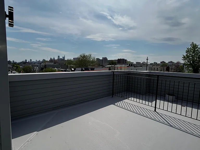 2205 N Franklin St #2 — Photo 23