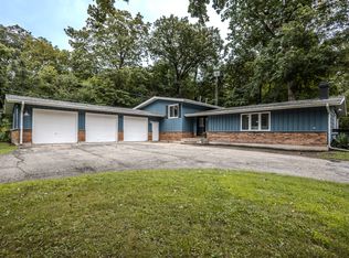 5S655 Bliss Rd, Sugar Grove, IL 60554
