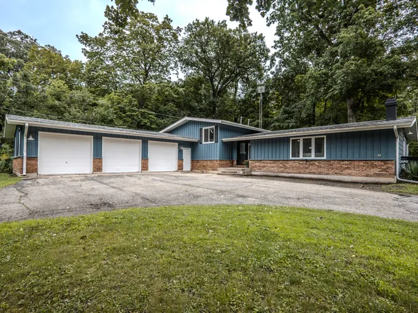 5S655 Bliss Rd, Sugar Grove, IL 60554