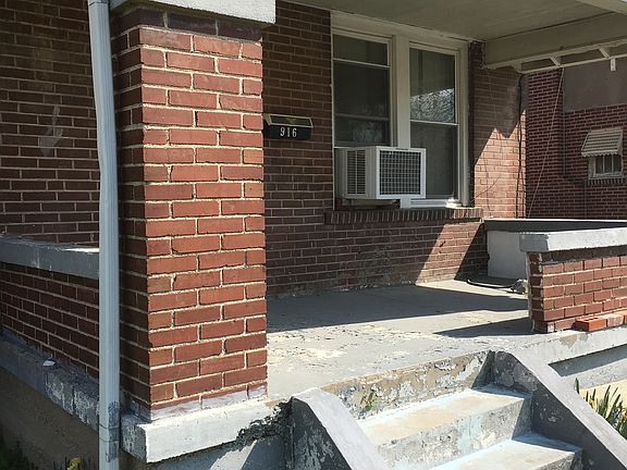 3rd image of 916 Linden St
