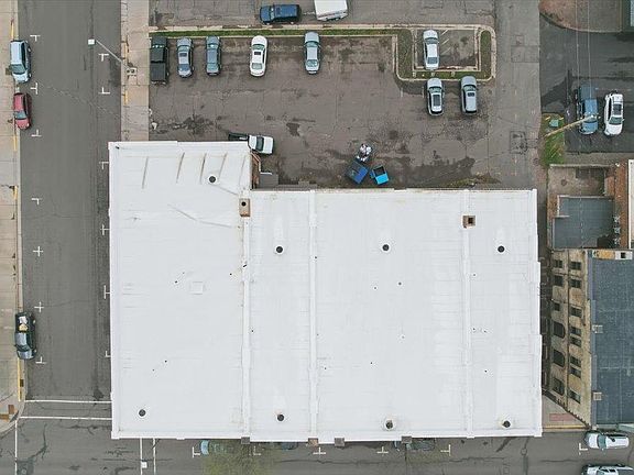 2nd image of 210 Main St W