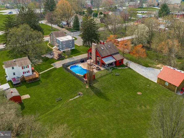 1143 Old Swede Rd, Douglassville, PA 19518