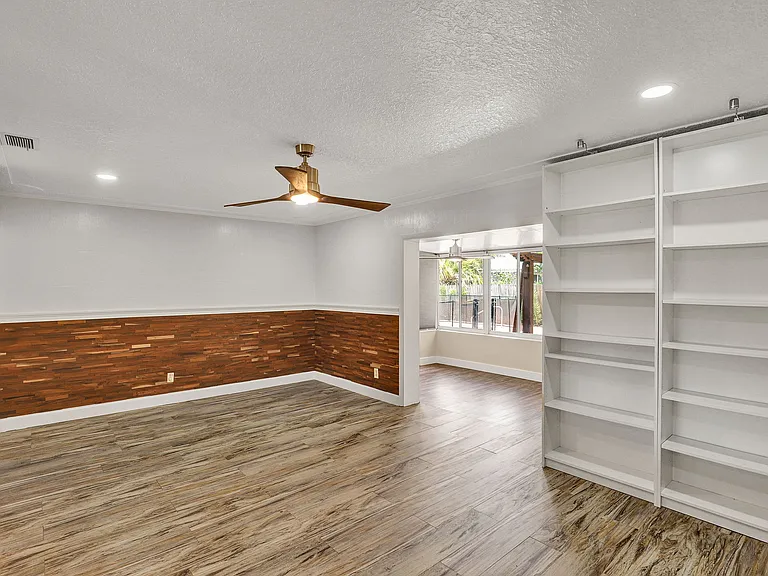 149 Southwind Cir — Photo 9