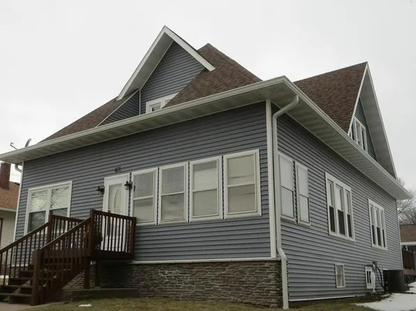 611 Jefferson St, Bellevue, IA 52031