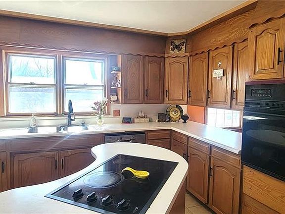 5th image of 538 Brown Circle Dr