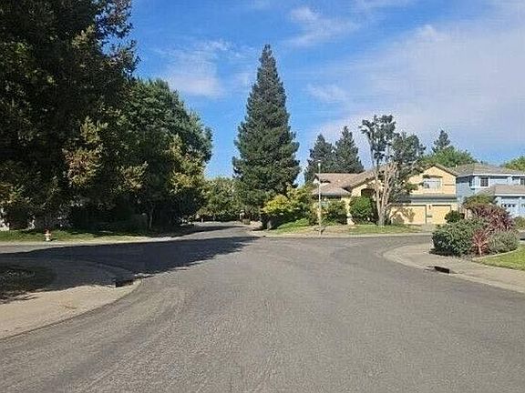 4th image of 1078 La Fleur Way