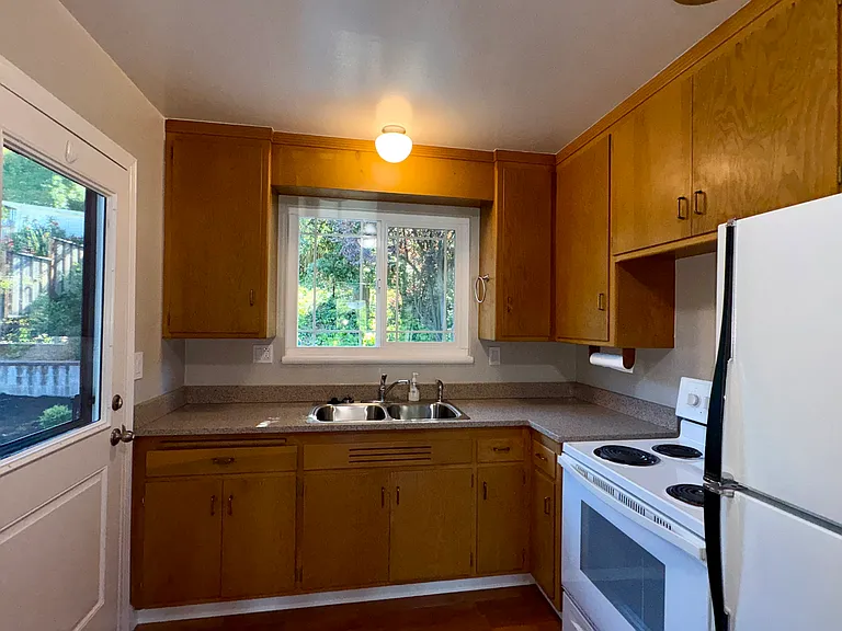 3920 Raap Ave — Photo 8
