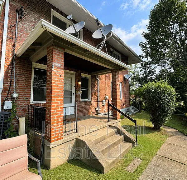 376 Ohio Ave — Photo 1