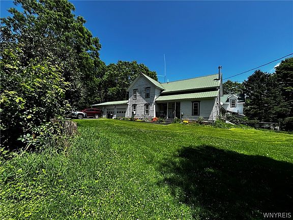 2nd image of 1034 Pond Rd