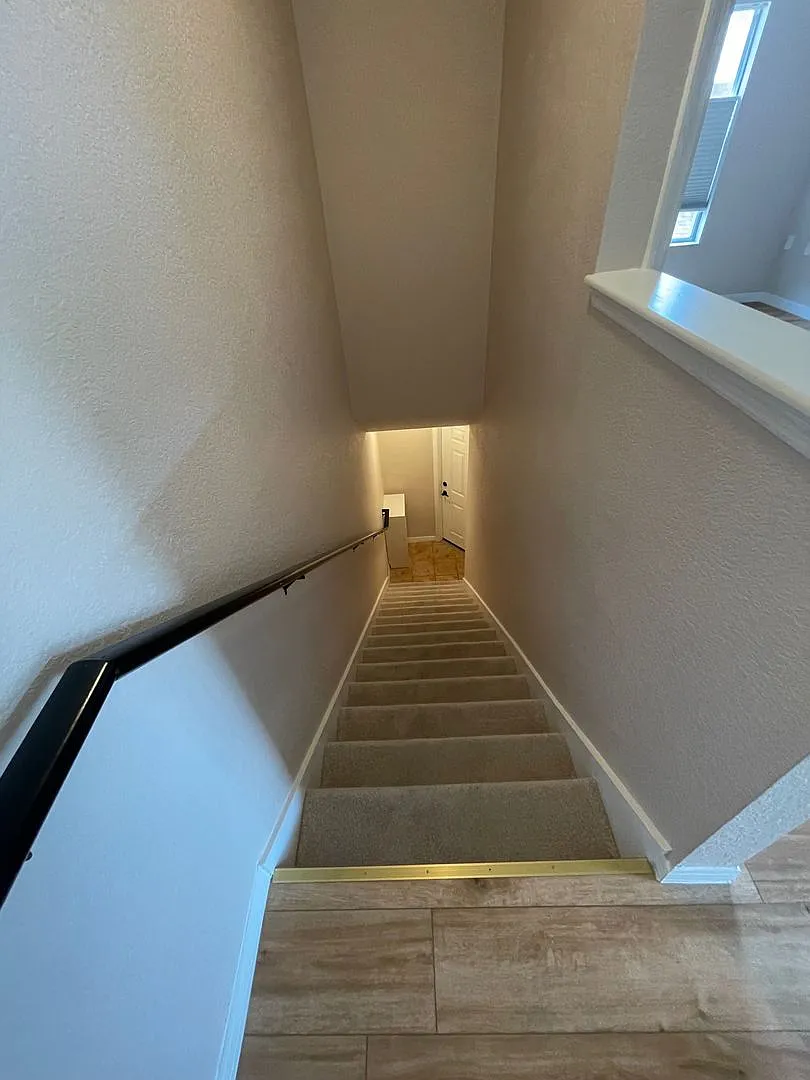Beautiful 2/2 Condo, Gated community and community pool! — Photo 2