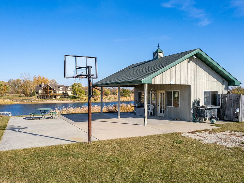 8900 Lake Greenfield Ln, Gardner, IL 60424 Zillow