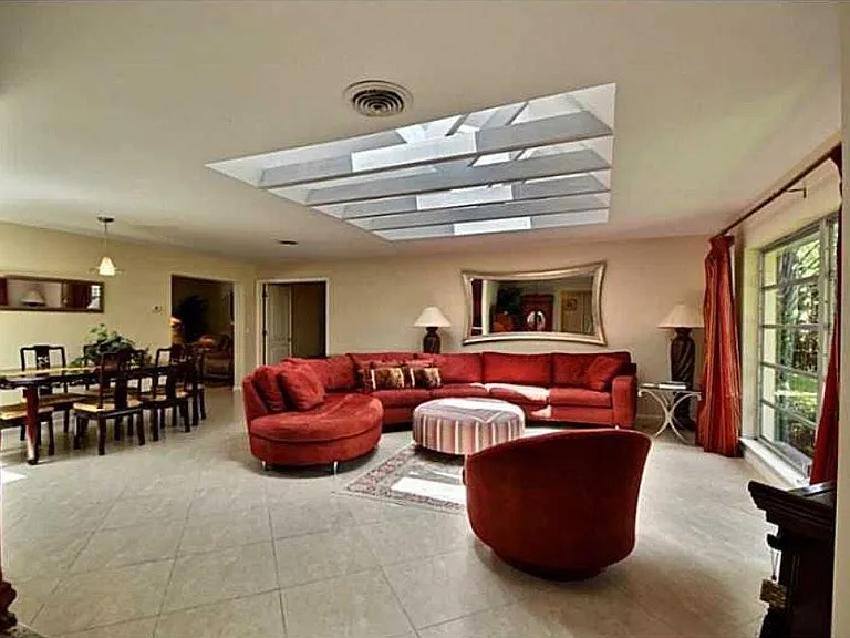 2736 Whippoorwill Ln — Photo 3