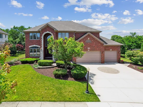 13696 Cambridge Dr, Lemont, IL 60439