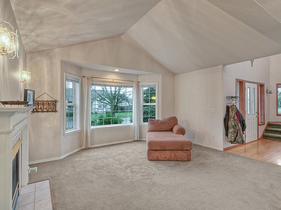 4th image of 10302 151st Avenue Ct E