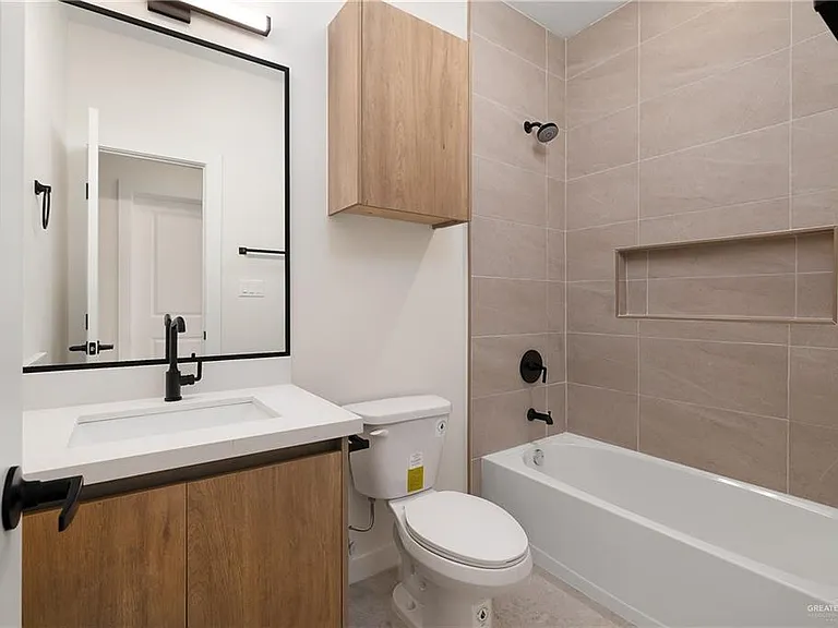 11413 N 25th St #4 — Photo 7