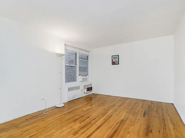 2785 Ocean Parkway image 18 of 24