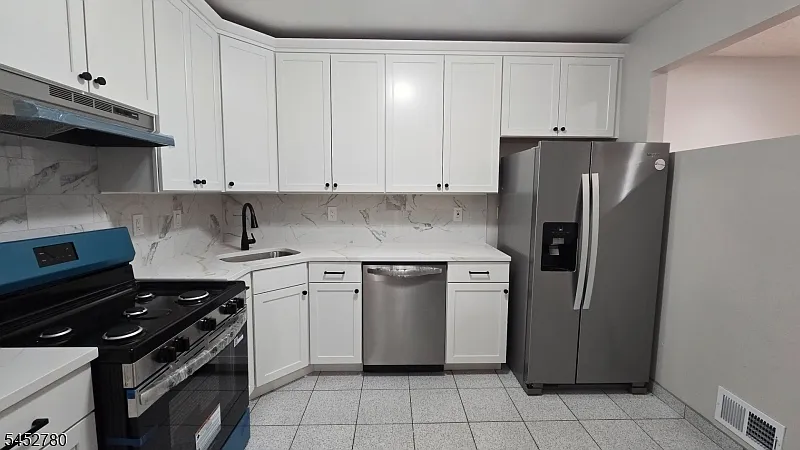 4 bed, 3.5 bath, $4,800 — Photo 3