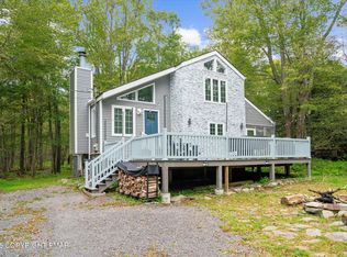 150 S Lehigh River Dr, Gouldsboro, PA 18424