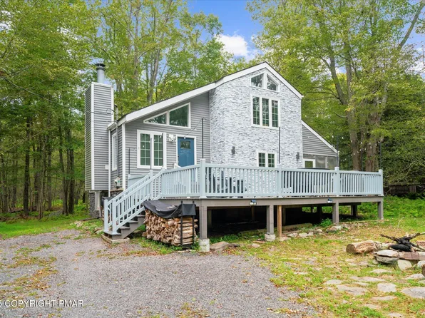 150 S Lehigh River Dr, Gouldsboro, PA 18424