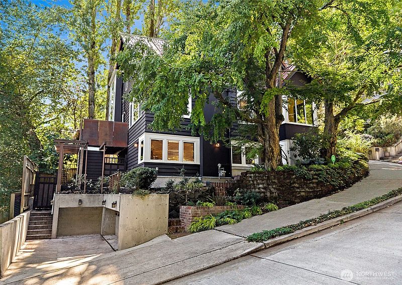 4th image of 508 Randolph Avenue