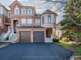 19 Bowler St, Aurora, ON L4G7J2