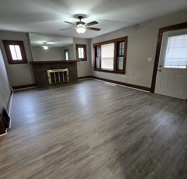 1216 Mattern Ave — Photo 2