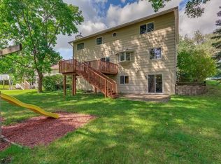 310 Oak Hill Dr, Shoreview, MN 55126