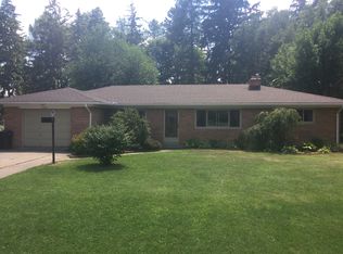 1041 N Park Dr, Temperance, MI 48182
