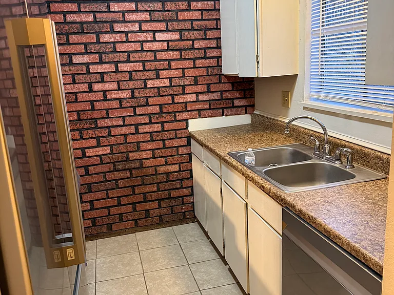 7909 York St #B — Photo 11