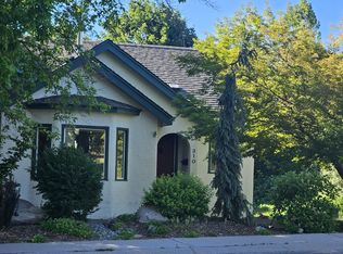 310 E Lake St, Mount Shasta, CA 96067