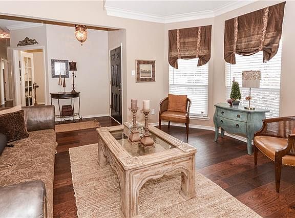 4th image of 1411 Tartan Dr
