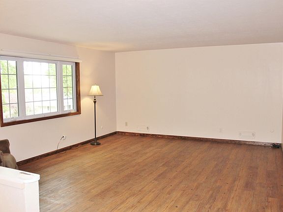 3rd image of 2814 S Cornelia St