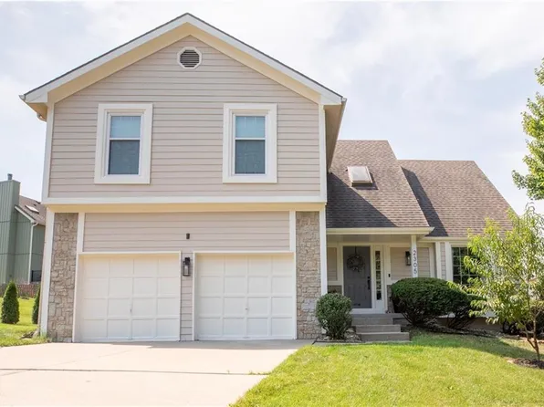 2305 NE 79th Pl, Gladstone, MO 64118