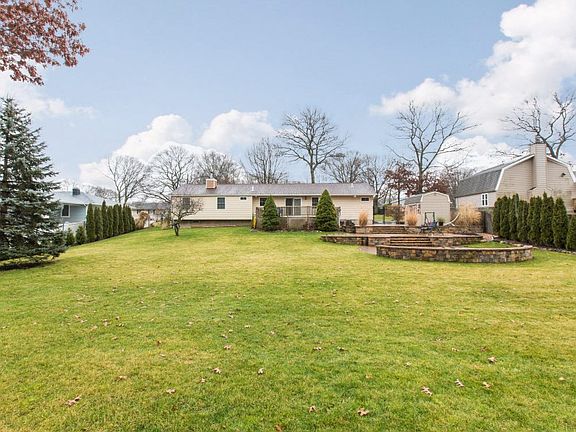 2nd image of 15 Lolly Ln
