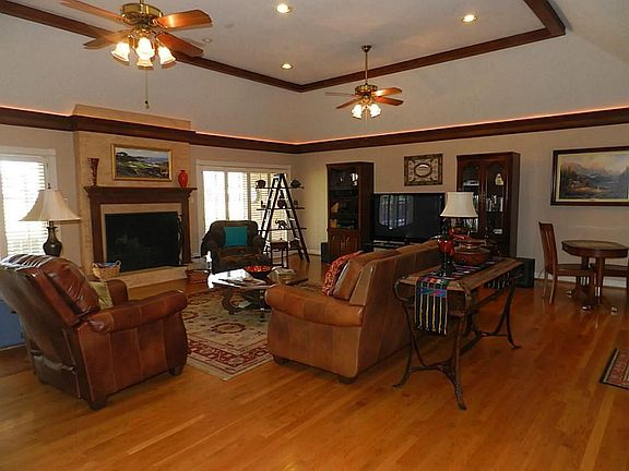 5th image of 52 Glen Loch Ct