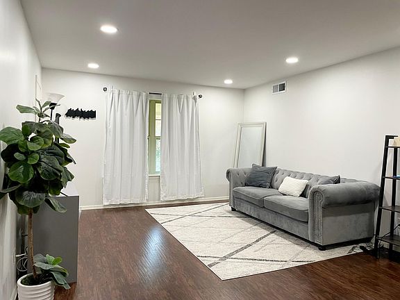 4th image of 7718 Royal Ln APT C
