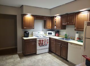 7 Essex Ct, Brookfield, CT 06804